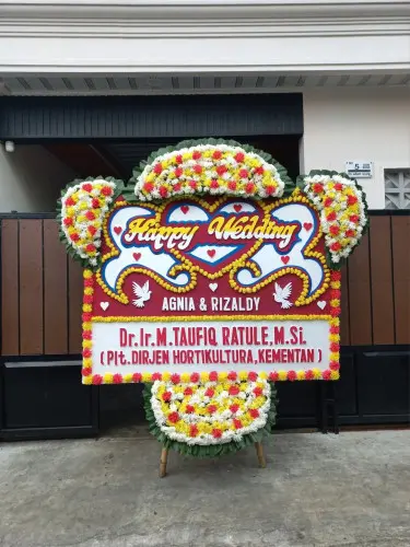 Papan Bunga Pernikahan kalicari